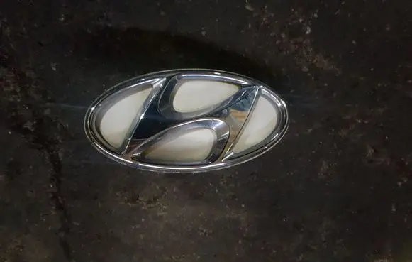 Hyundai i30 Manufacturers badge/model letters 