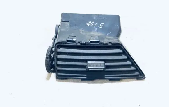 Chrysler Pacifica Dash center air vent grill