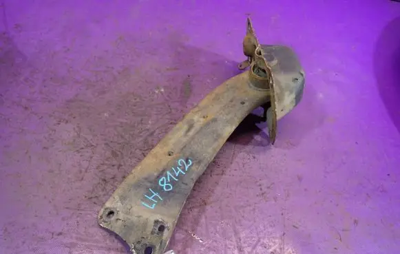 Volkswagen Tiguan Rear control arm 3C0505225A
