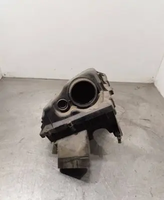 Opel Insignia A Air filter box 55560889