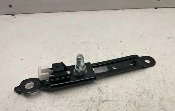 Toyota Auris E180 Seat belt adjustment motor F515001