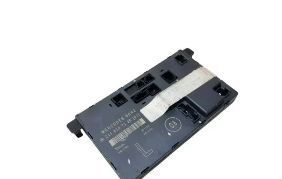 Mercedes-Benz E W211 Door control unit/module 2118207526