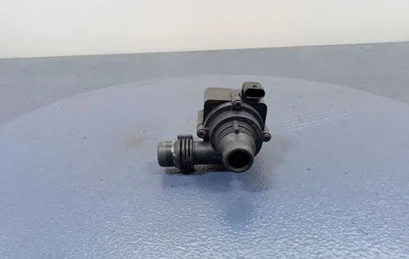 BMW X6 E71 Water pump 7629913