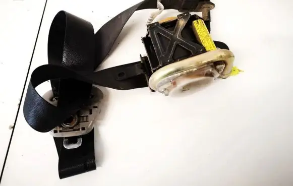Toyota Avensis Verso Front seatbelt tkab2ef590p tk-ab2-ef590-p