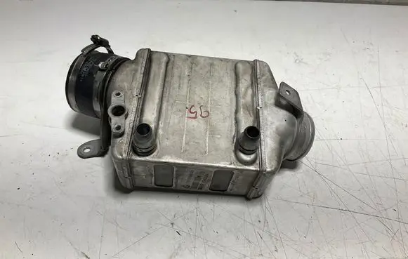 BMW 5 F10 F11 Intercooler radiator 7575403 P3423004