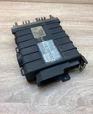 Volkswagen PASSAT B3 Engine control unit/module ECU 443907403G 0280000739