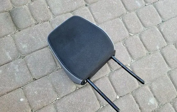 Opel Mokka B Front seat headrest