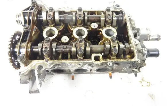 Toyota Yaris Engine head 