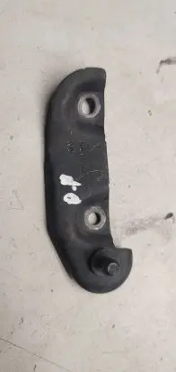 Volkswagen PASSAT B8 Shock absorber/damper mounting bracket 3g9827428