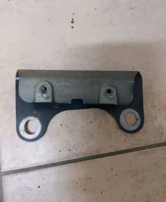 Audi A5 8T 8F Fender mounting bracket 8T0821467A
