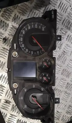 Volkswagen PASSAT B6 Speedometer (instrument cluster)