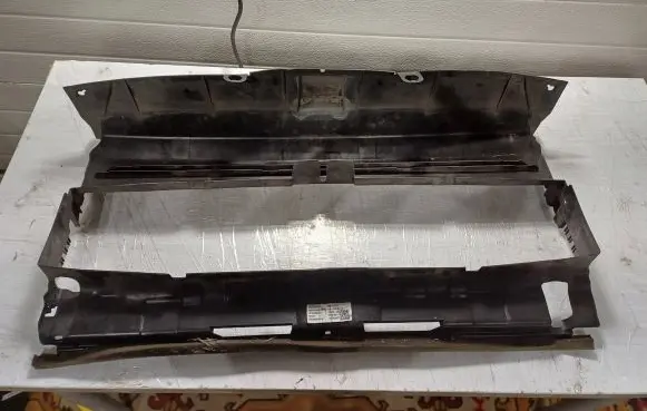 Porsche Macan (95B) Intercooler air guide/duct channel 95B121707F 1060402A33 100576000