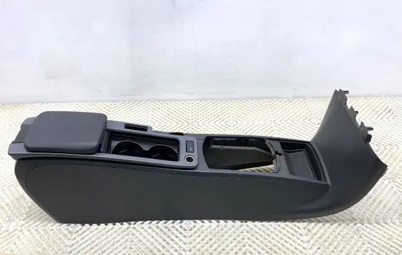 Volvo V50 Center console 30755375