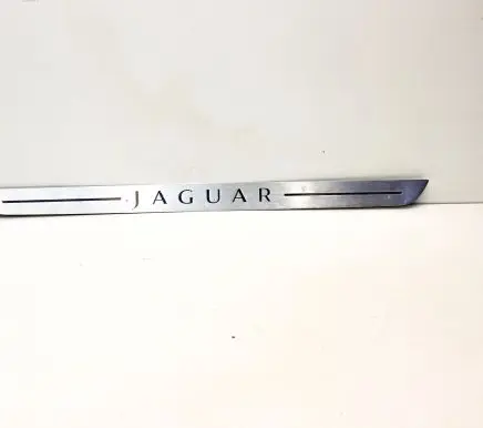 Front sill trim cover