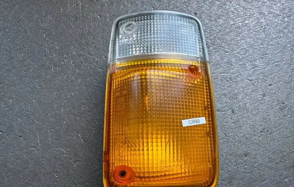 Nissan Patrol Y60 Front indicator light B61200Y000