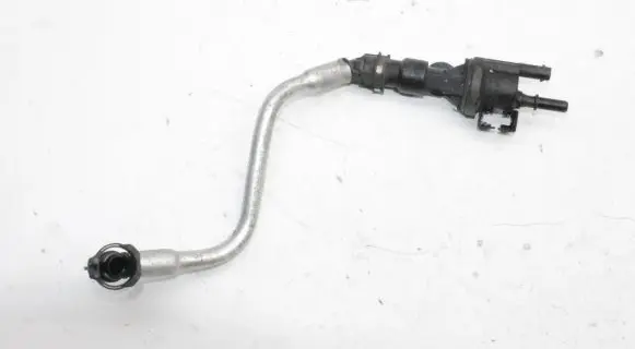 BMW i3 Fuel line pipe 7640120