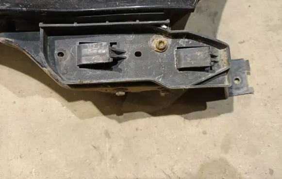 Volkswagen PASSAT B5.5 Front bumper mounting bracket 3B0807184E