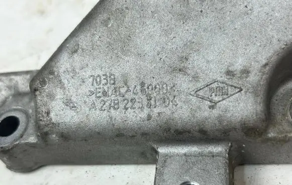 Mercedes-Benz E AMG W212 Engine mounting bracket A2782236104