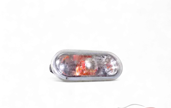 Front fender indicator light