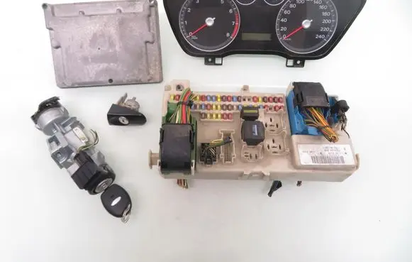 Ford Focus Engine control unit/module ECU 3M5F10A855A 5M5112A650SD 4M5T14014