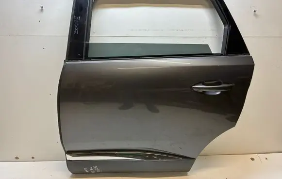Peugeot 3008 II Rear door