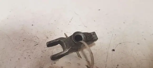 Opel Insignia A Fuel Injector clamp holder 4763