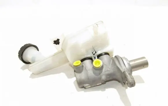 Nissan Juke I F15 Master brake cylinder
