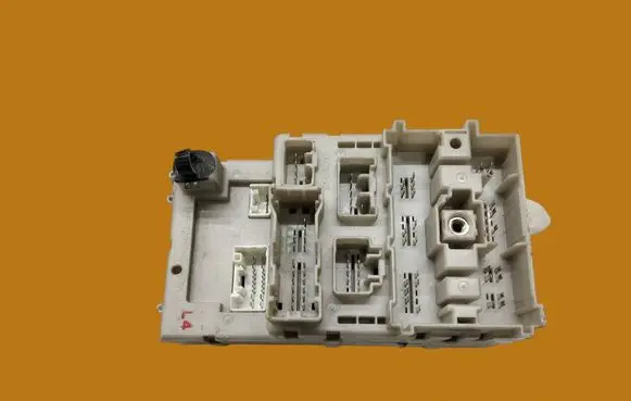 Toyota RAV 4 (XA20) Fuse box set 8273342080