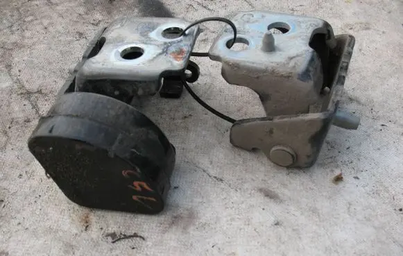 Citroen C5 Front door upper hinge 