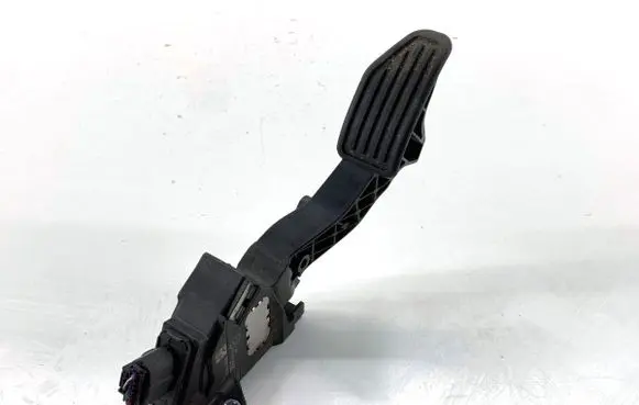 Toyota Yaris Accelerator throttle pedal 781100D120
