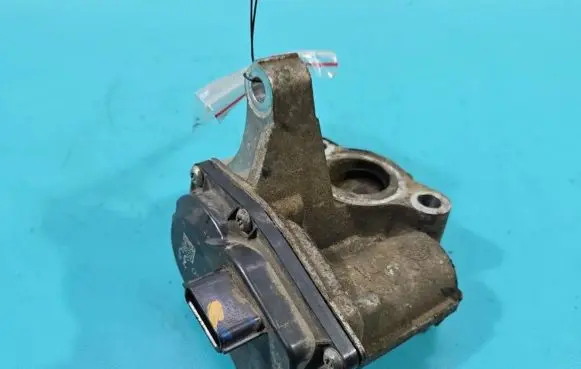 Renault Scenic III - Grand scenic III Throttle body valve 8201068965 IMPRK1397298