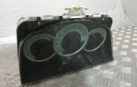 Toyota Corolla Verso E121 Speedometer (instrument cluster) 838000F020L