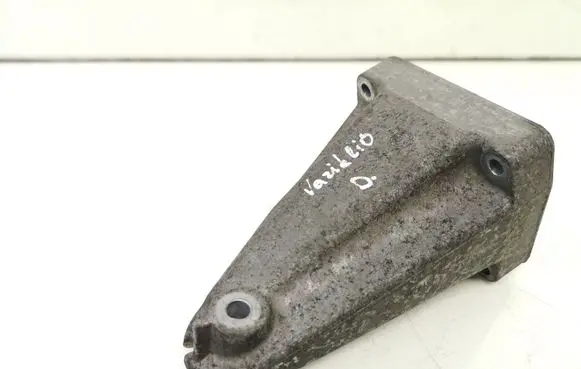 Mercedes-Benz E W211 Engine mounting bracket A6112230804