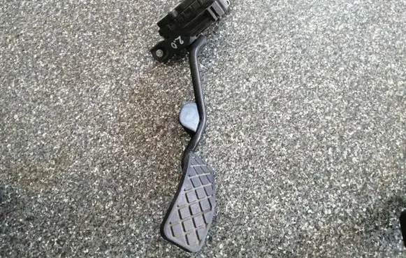 Audi A4 S4 B6 8E 8H Accelerator throttle pedal 8E2721523A