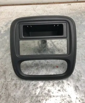Renault Trafic III (X82) Dashboard center trim panel 682603912RBILI 682603912R