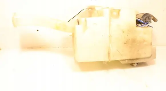 Windshield washer fluid reservoir/tank