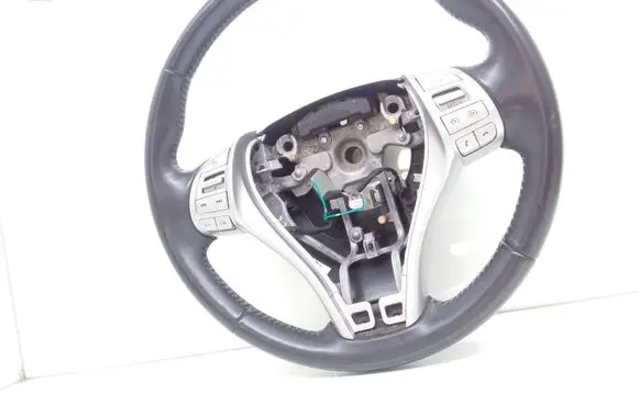 Nissan Pulsar Steering wheel 484303ZL2C 34220770B 160365277