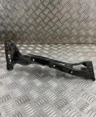 Audi A4 S4 B9 Fender mounting bracket 8W0821135C