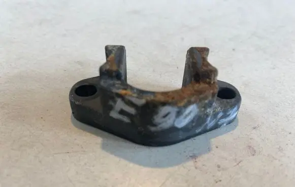 BMW 3 E90 E91 Fuel Injector clamp holder