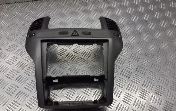 Opel Zafira B Radio/GPS head unit trim 13100105