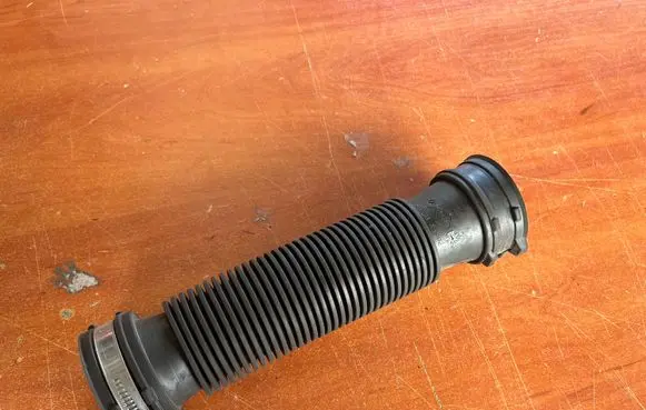 Nissan Juke I F15 Air intake hose/pipe 8200721179