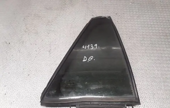 Toyota Avensis T270 Rear vent window glass 