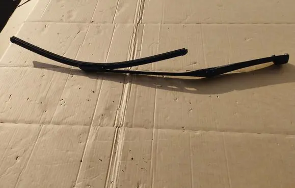 BMW 5 E60 E61 Windshield/front glass wiper blade 7035099