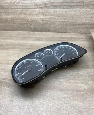 Peugeot 307 Speedometer (instrument cluster) 9636708880C