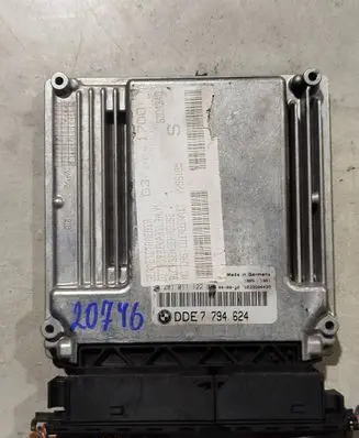 BMW 5 E39 Engine control unit/module 7794624 0281011122