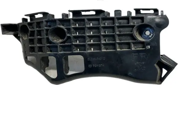 Front bumper mounting bracket