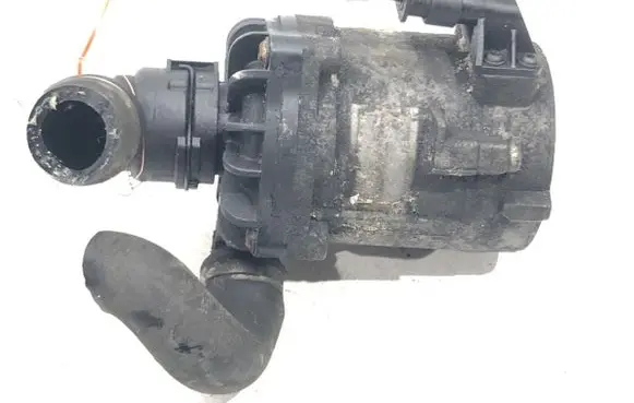 BMW 7 F01 F02 F03 F04 Oil filter mounting bracket 7566335