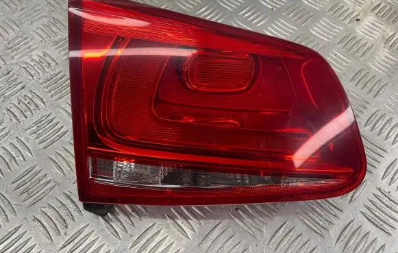 Volkswagen Touareg II Tailgate rear/tail lights 7P6945093C 89090273