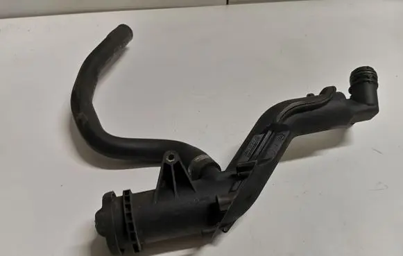 Citroen C4 Grand Picasso Oil fill pipe 9654733980