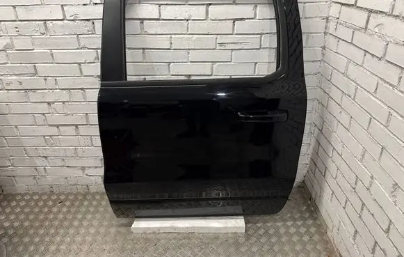 Ram 1500 DT Rear door